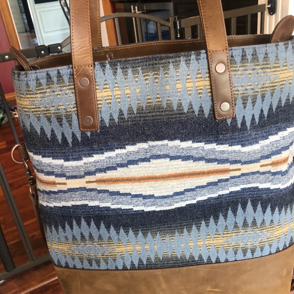 Pendleton Hand Bag - Picture 3 of 5